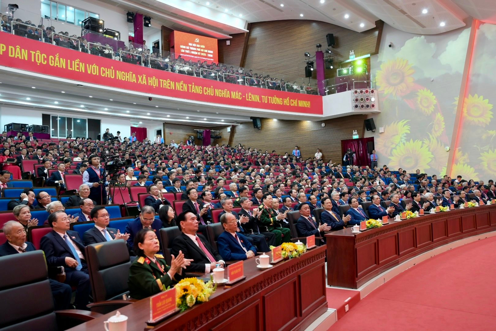 z7114925409241_c5d7d69c55e989cdfe57b59f89c1c887.jpg