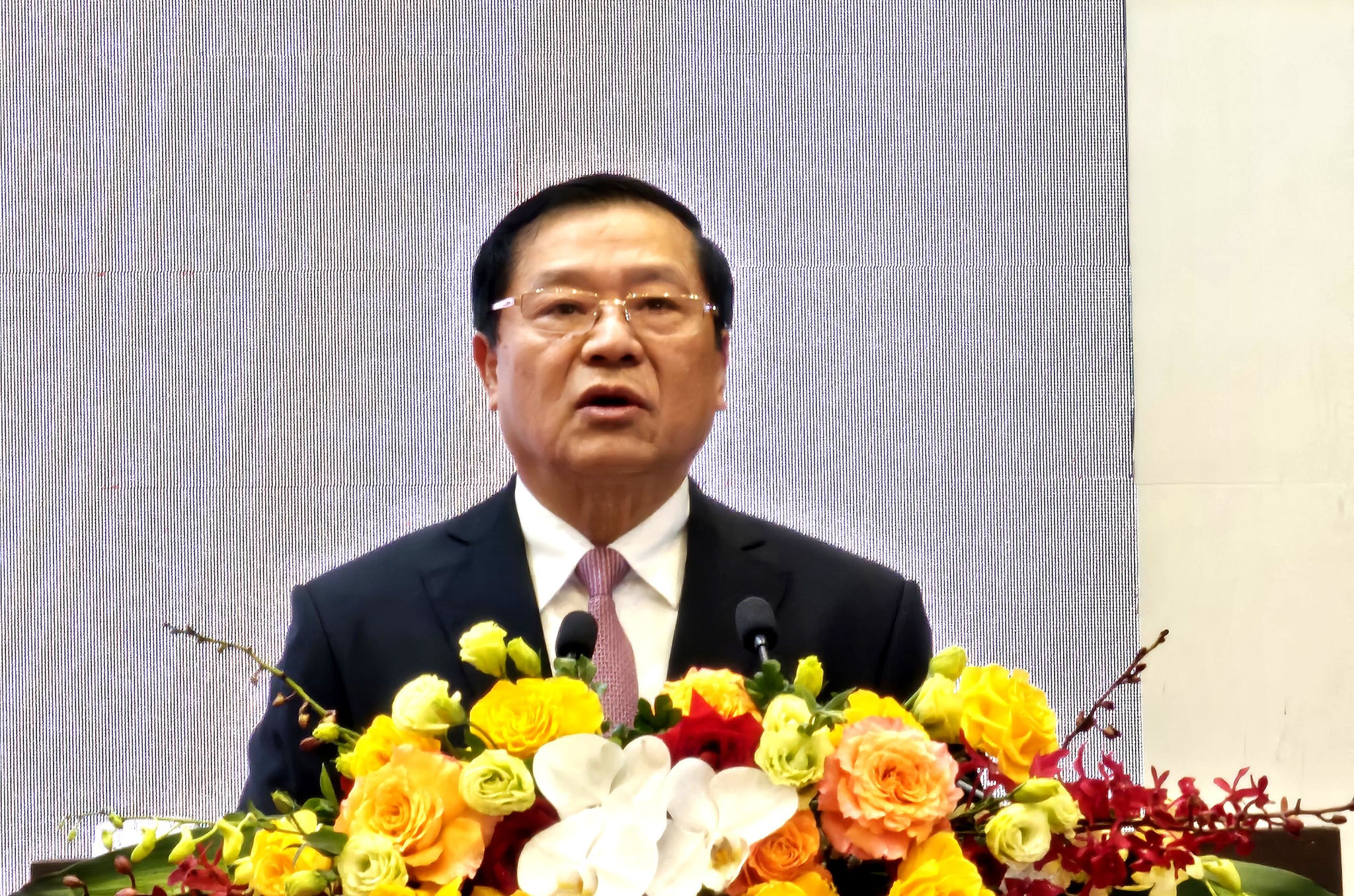 hop-bao-cong-bo-cac-van-kien-1-.jpg