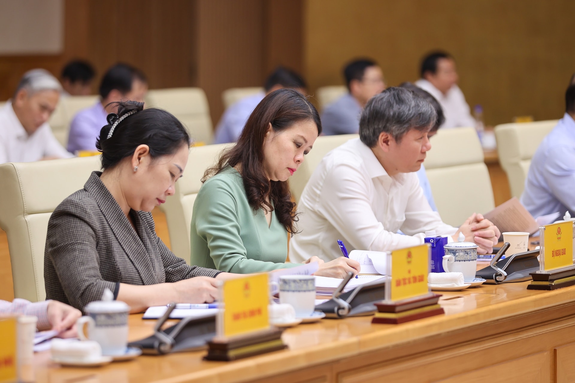 Thủ tướng: Giải ngân vốn đầu tư công vừa là chức trách nhiệm vụ, vừa là lương tâm, đạo đức công vụ của cán bộ- Ảnh 10. Thủ tướng: Giải ngân vốn đầu tư công vừa là chức trách nhiệm vụ, vừa là lương tâm, đạo đức công vụ của cán bộ- Ảnh 10.