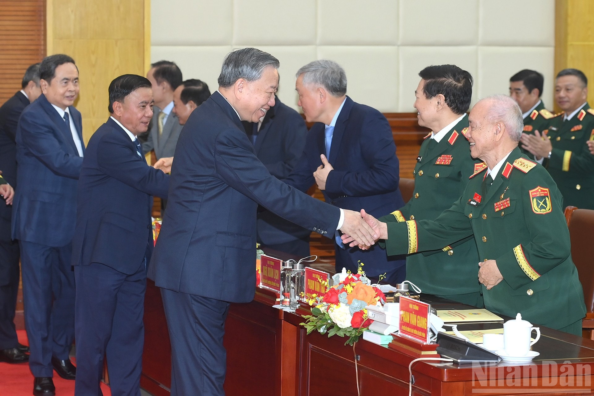 ndo_br_a4-bnd-4144.jpg
