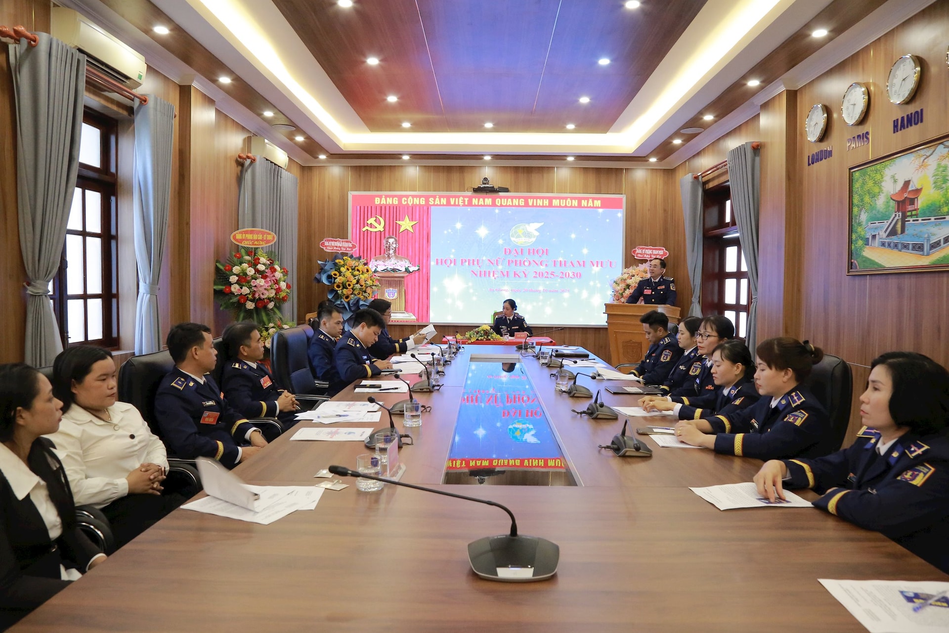 1.-quang-canh-dai-hoi.jpg