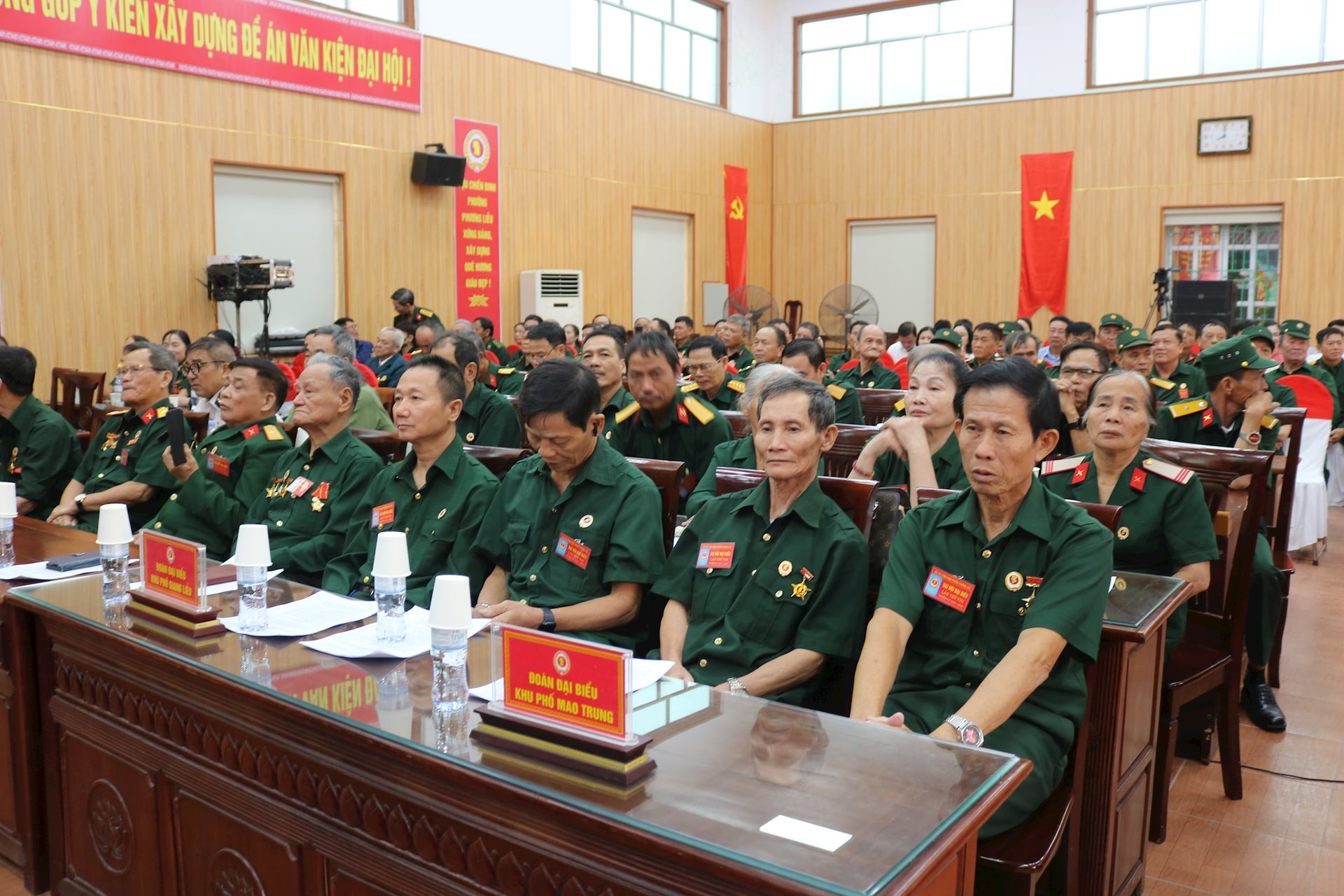 dai-bieu-tham-du-3.jpg