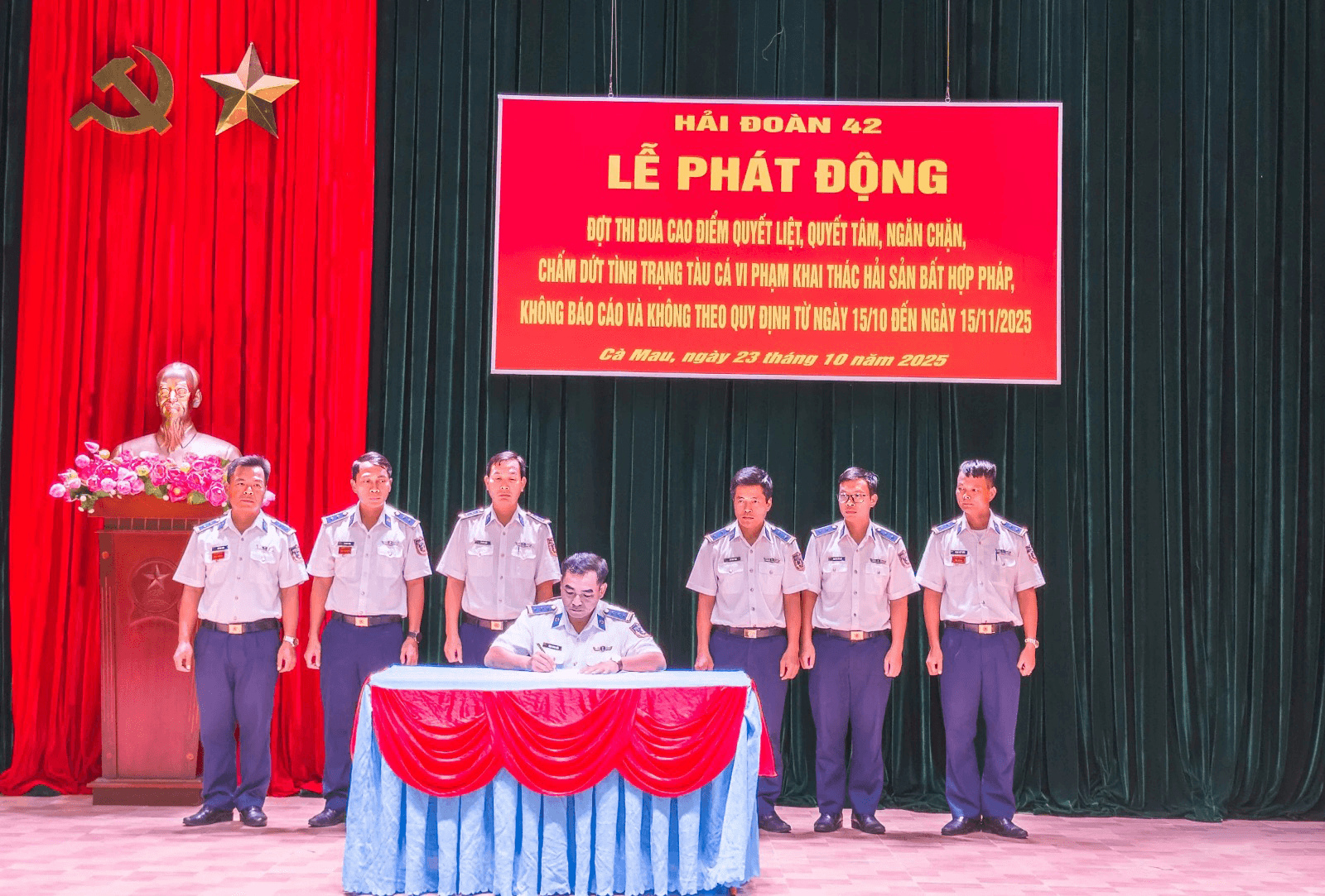 thu-truong-hai-doan-chung-nhan-giao-uoc-thi-dua-giua-cac-co-quan-don-vi.png