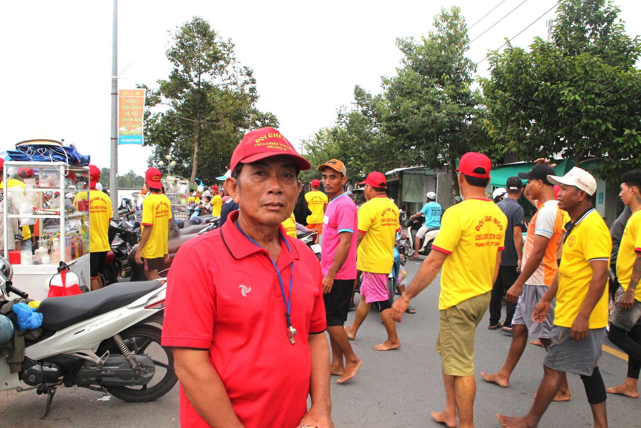 ong-son-thai-hien-huan-luyen-vien-chua-chroi-tum-chas-tu-nam-2015-den-nay.jpg