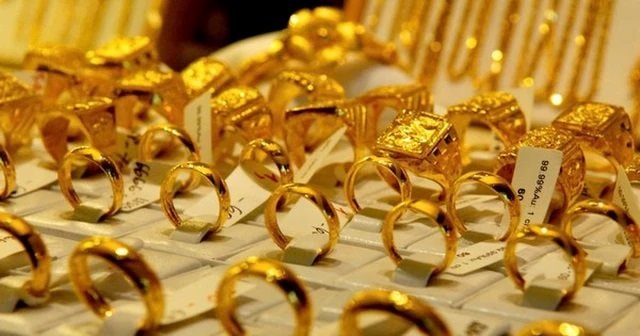Giá vàng hôm nay 25/10: Tiếp tục biến động