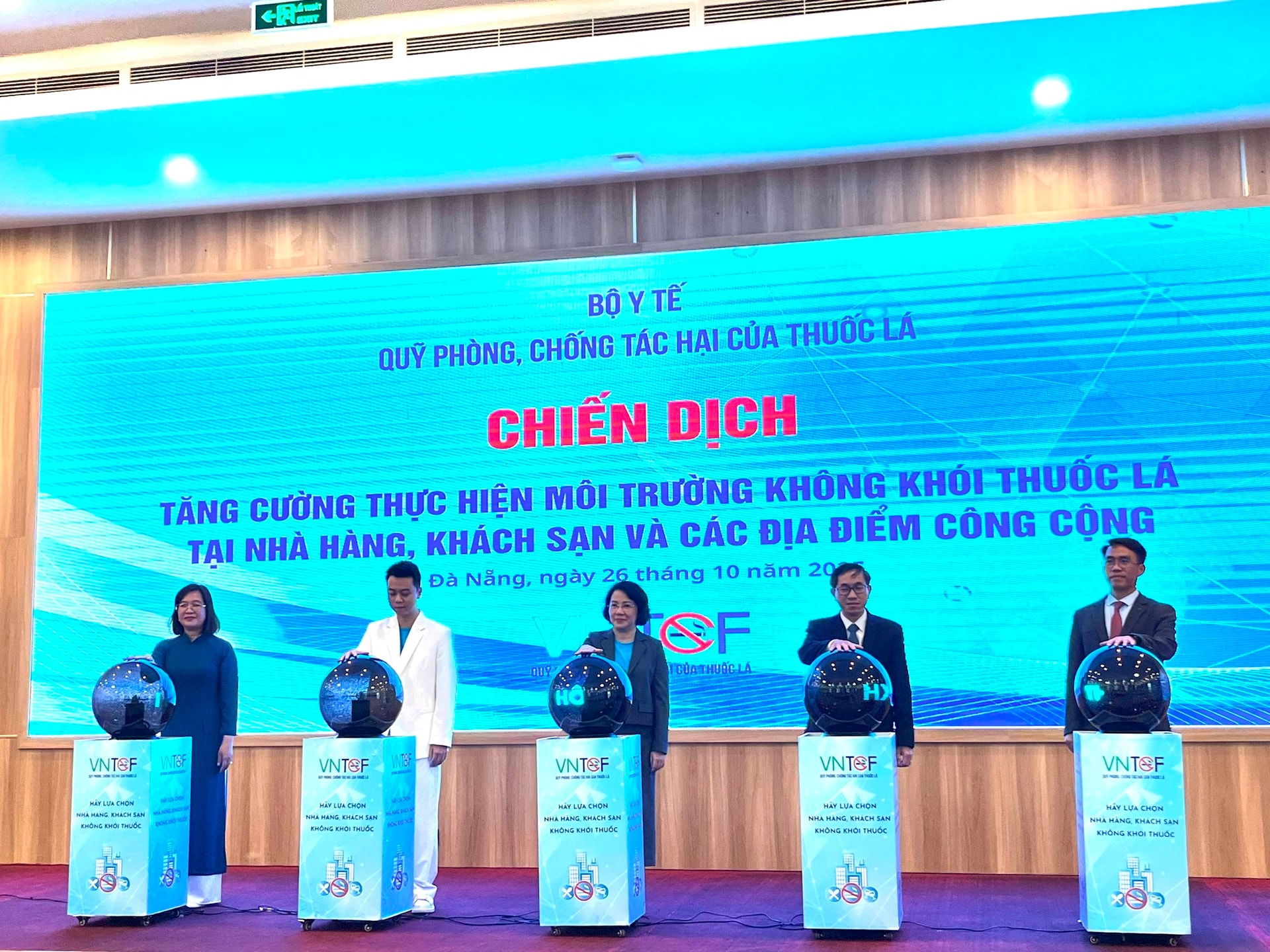 26-10-thuoc-la9.jpg
