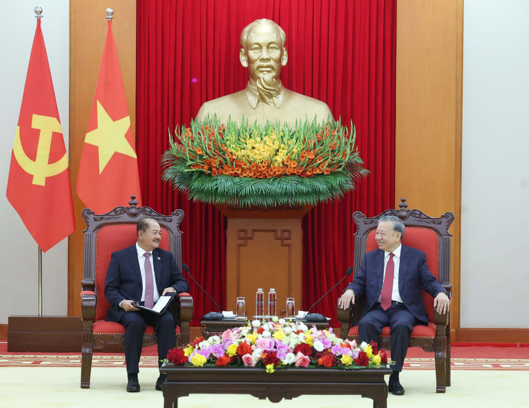 Tổng Bí thư Tô Lâm tiếp đồng chí Kikeo Khaykhamphithoune, Ủy viên Bộ Chính trị, Phó Thủ tướng Chính phủ Lào. (Ảnh: TTXVN) image-9.jpg