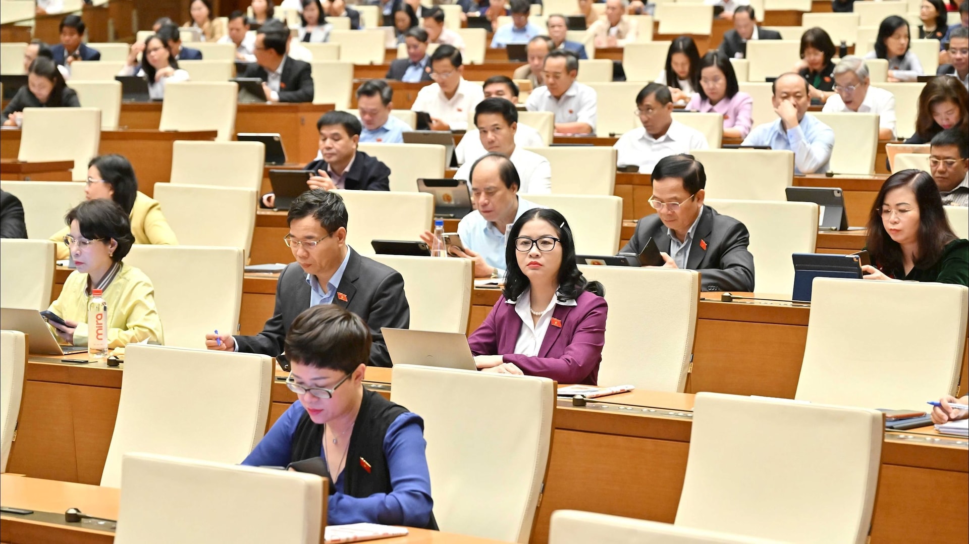 quoc-hoi-ky-hop-4-.jpg