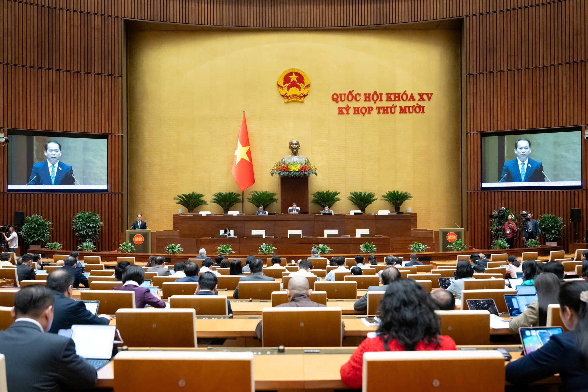quoc-hoi-ngay-2q7.jpg