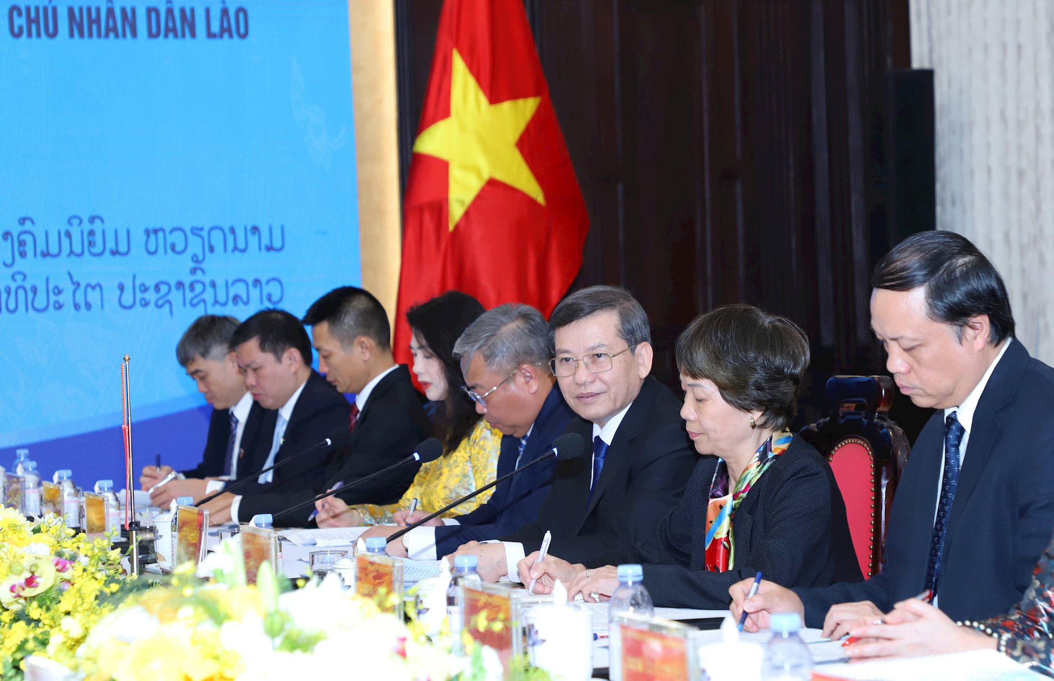 hoi-dam-toa-an-viet-lao-6-.jpg
