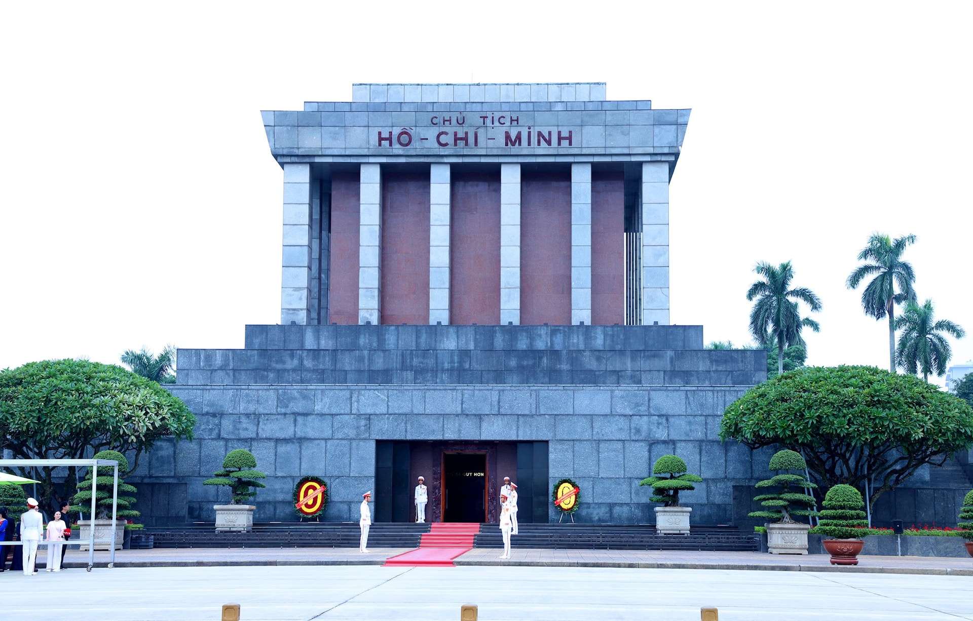 cal-vieng-lang-chu-tich-ho-chi-minh-1-.jpg