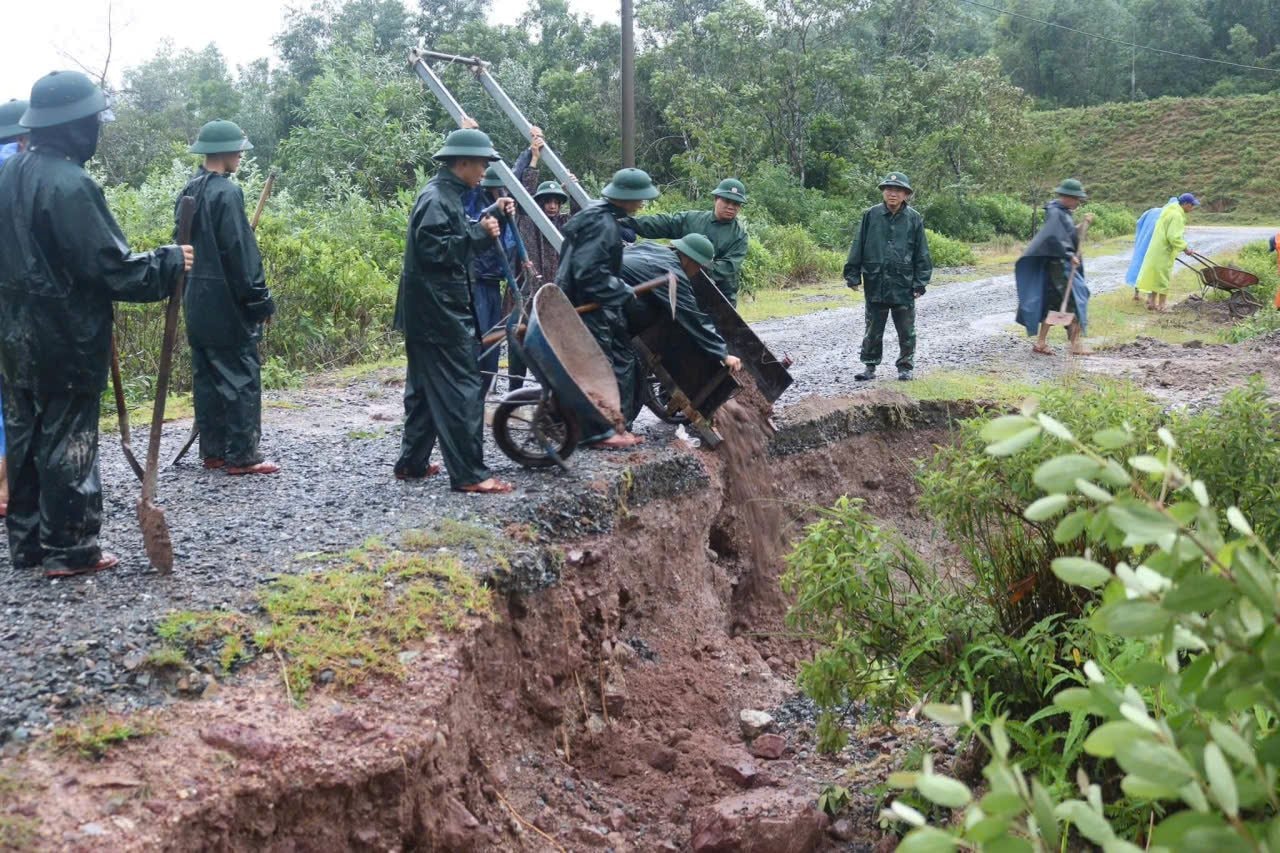 30-10-ubtp-khac-phuc11.jpg