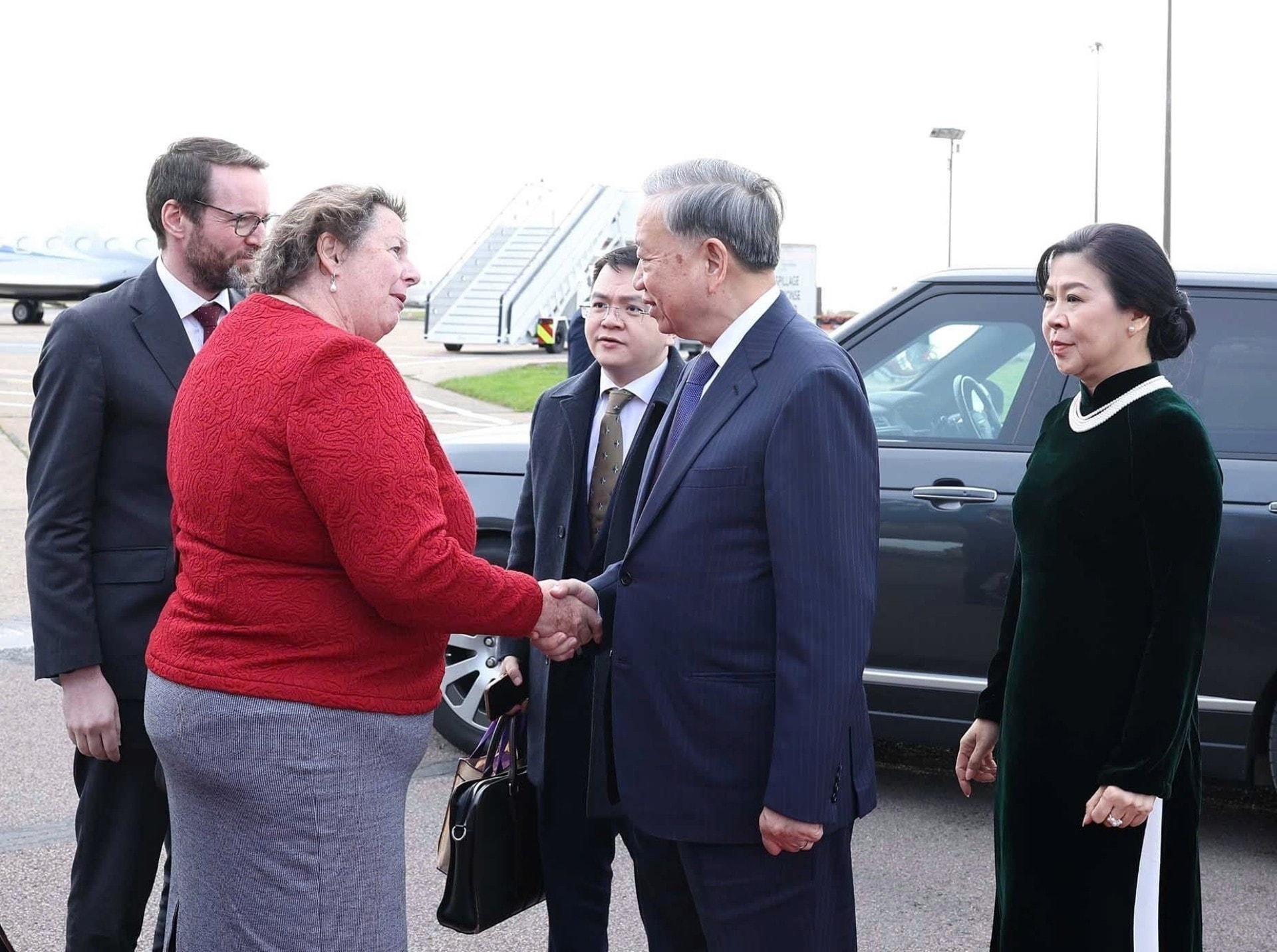vna-potal-tong-bi-thu-ket-thuc-chuyen-tham-lien-hiep-vuong-quoc-anh-va-bac-ireland-8376105.jpg