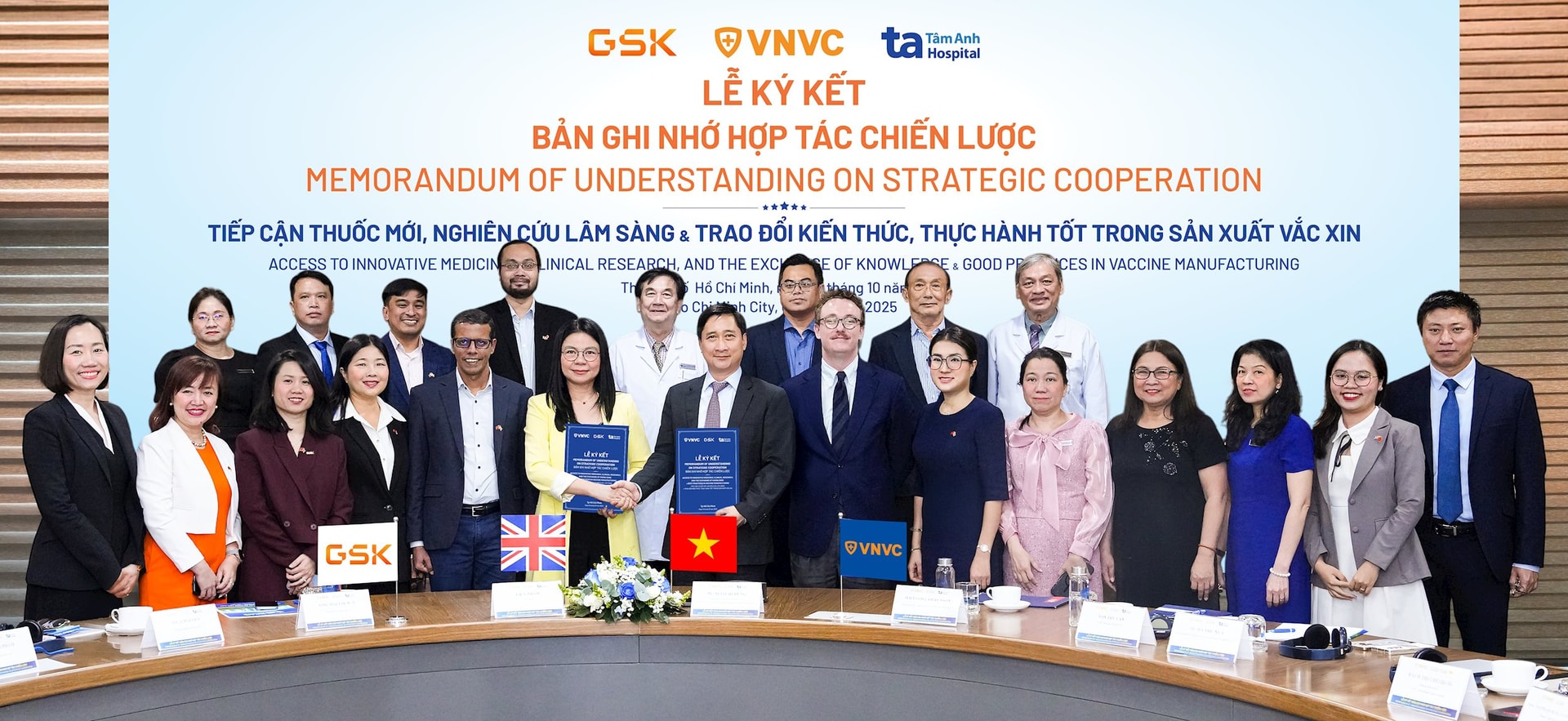 vnvc-ky-hop-tac-voi-gsk-ve-san-xuat-vac-xin-1-.jpg