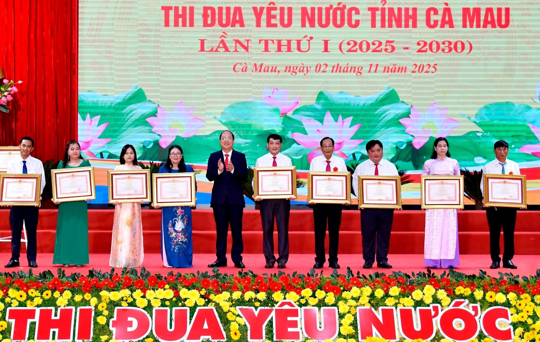 2-11-thi-dua10.jpg