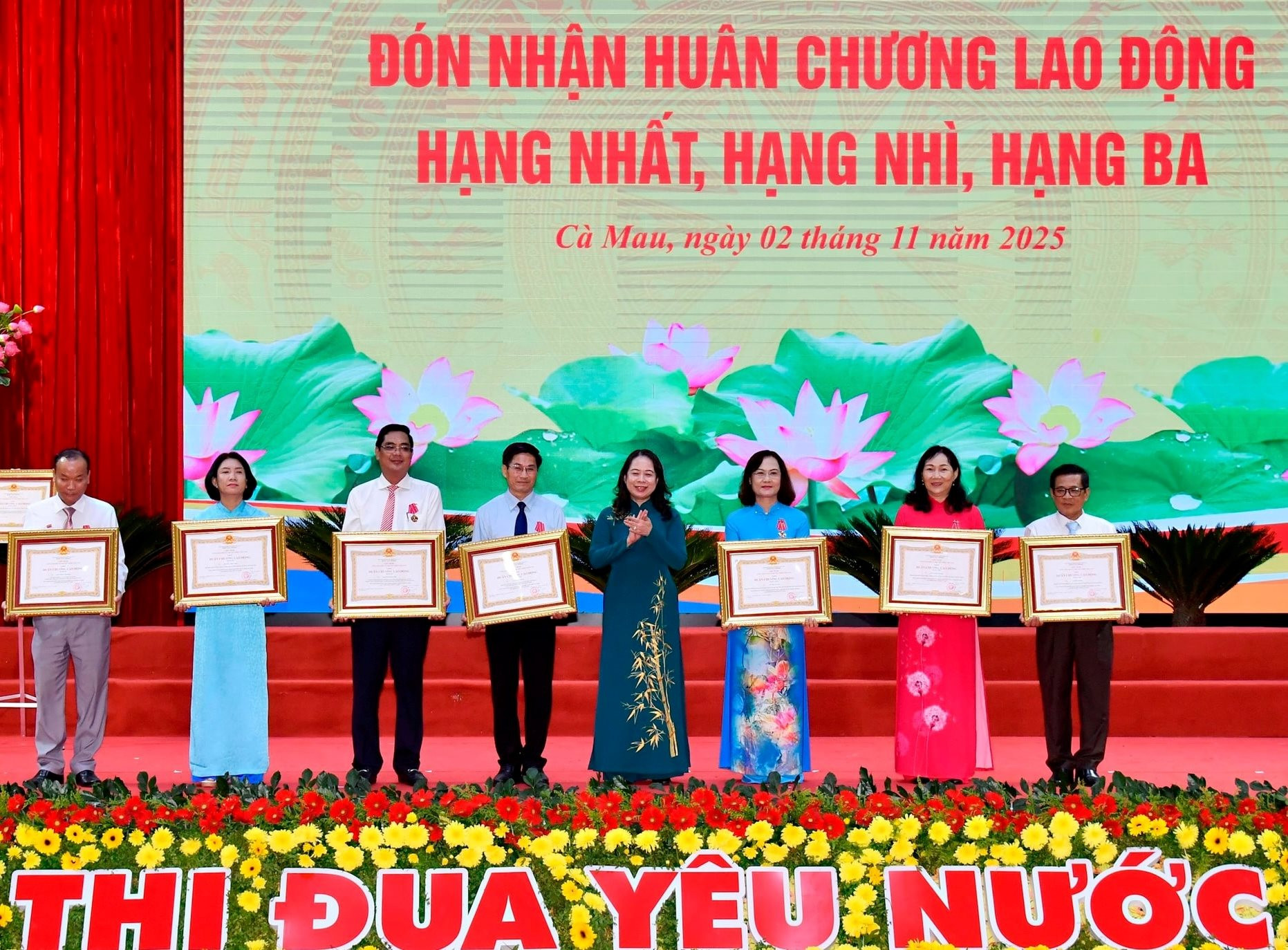 2-11-thi-dua9.jpg
