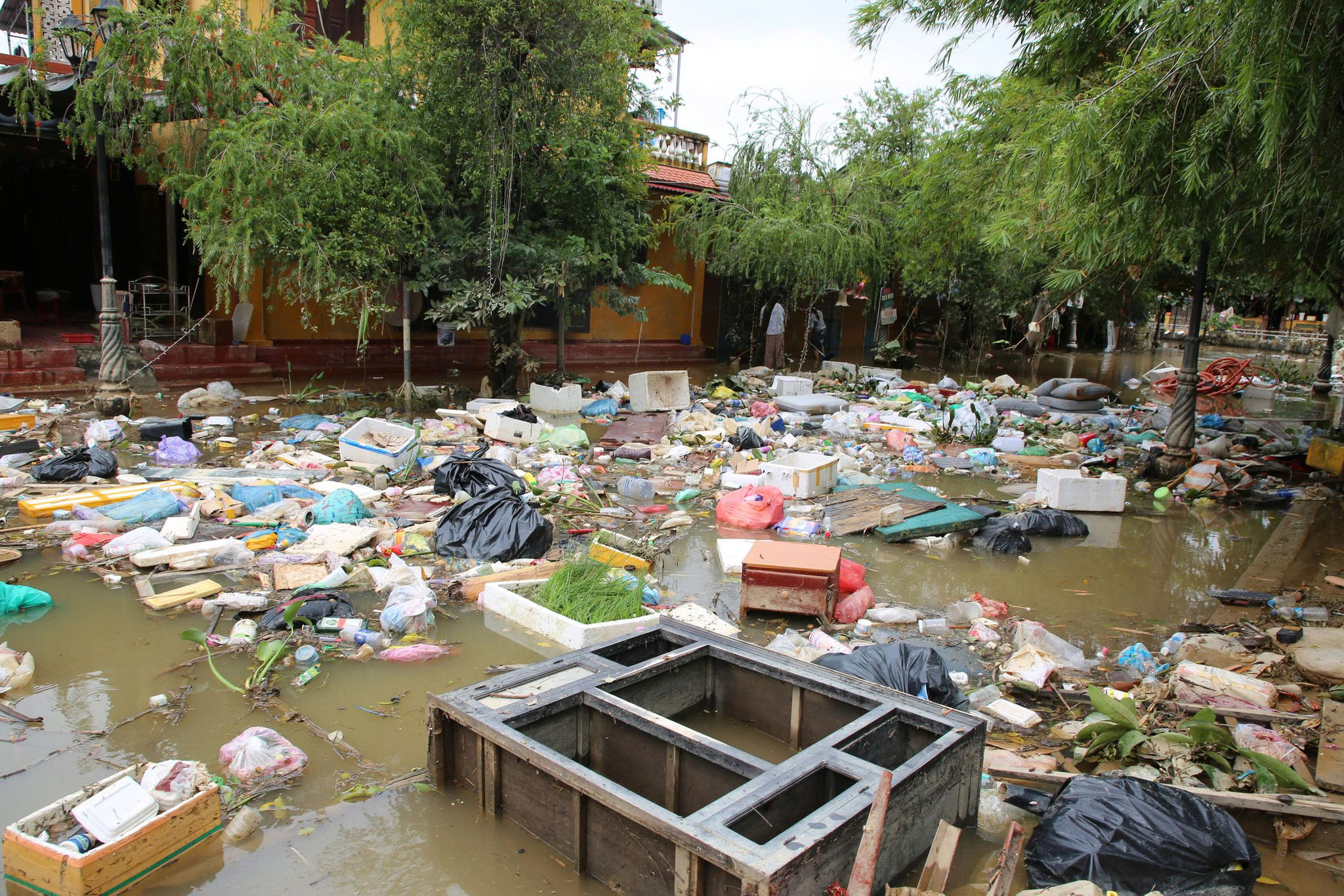 2-11-thiet-hai10.jpg