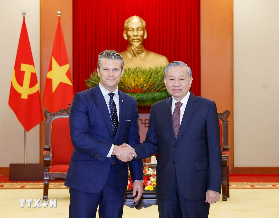 Tổng Bí thư Tô Lâm tiếp Bộ trưởng Chiến tranh Hoa Kỳ Pete Hegseth. (Ảnh: Thống Nhất/TTXVN)
