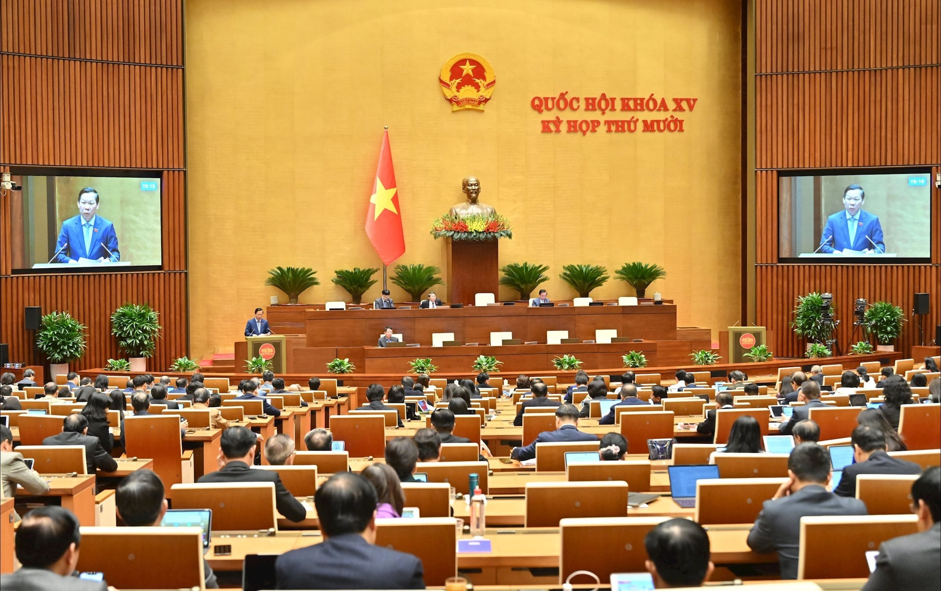 phan-van-mai-03-11-1-.jpg