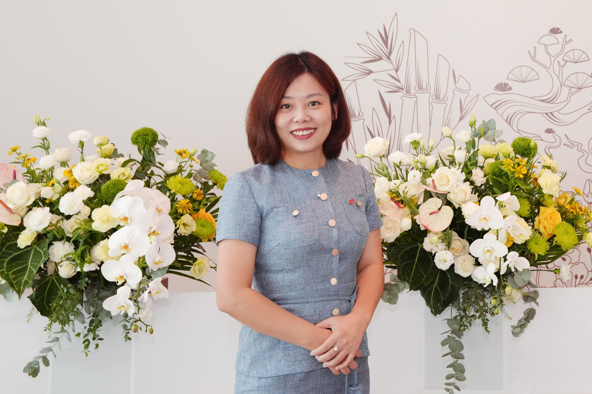ba-nguyen-van-linh-pho-giam-doc-khoi-ngan-hang-ban-le-techcombank.jpg