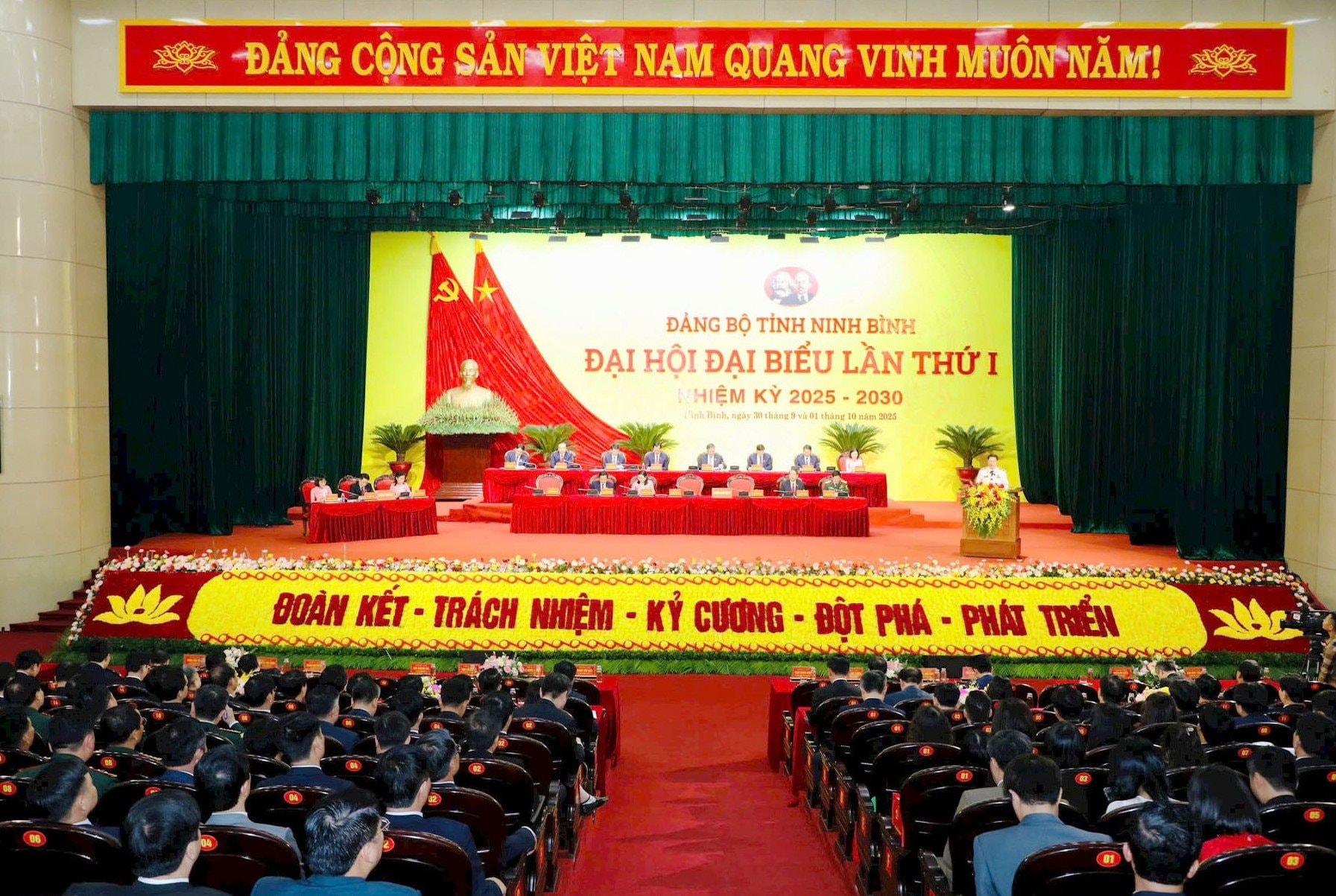 dai_hoi_tinh_ninh_binh1.jpg