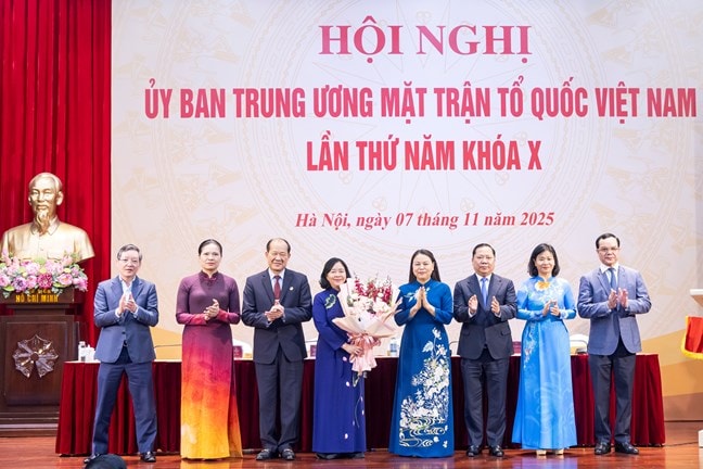 Hiệp thương cử bài Bùi Thị Minh Hoài giữ chức Chủ tịch Ủy ban Trung ương MTTQ Việt Nam khóa X- Ảnh 6.