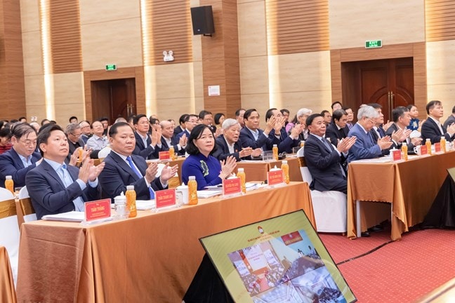 Hiệp thương cử bài Bùi Thị Minh Hoài giữ chức Chủ tịch Ủy ban Trung ương MTTQ Việt Nam khóa X- Ảnh 1.