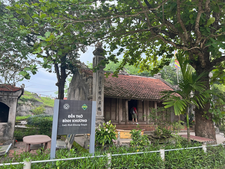Đền thờ bà Bình Khương. 8.jpg