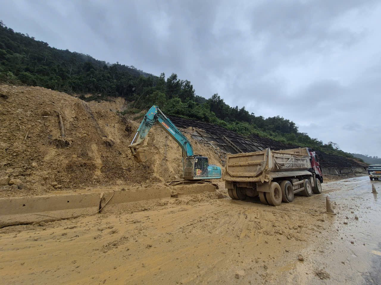 20-11-tiep-tuc-duong11.jpg