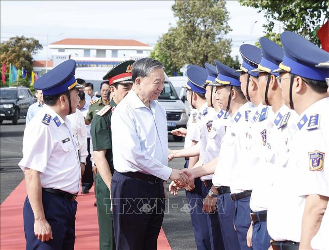 Tổng Bí thư Tô Lâm: Tập trung xây dựng Cảnh sát biển Việt Nam theo hướng 'tinh, gọn, mạnh' tiến thẳng lên hiện đại- Ảnh 1. Tổng Bí thư Tô Lâm: Tập trung xây dựng Cảnh sát biển Việt Nam theo hướng 'tinh, gọn, mạnh' tiến thẳng lên hiện đại- Ảnh 1.