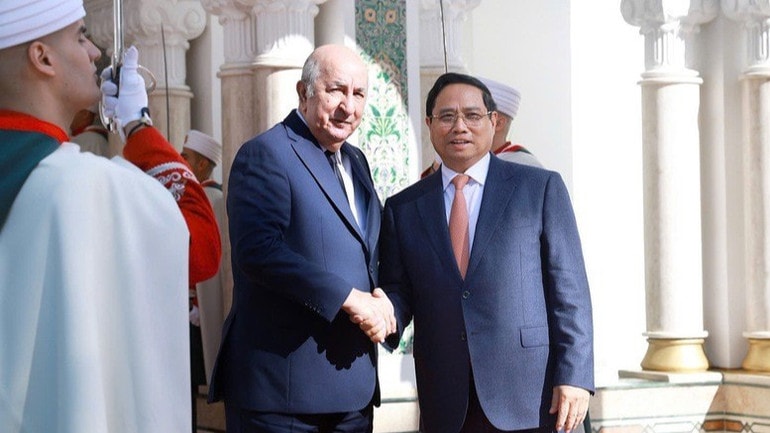 Thủ tướng Phạm Minh Chính trân trọng cảm ơn Tổng thống Abdelmadjid Tebboune và Nhà nước Algeria đã dành cho Đoàn đại biểu cấp cao Chính phủ Việt Nam sự đón tiếp trọng thị, thân tình. (Ảnh: NHẬT BẮC/VGP) c2-6826.jpg