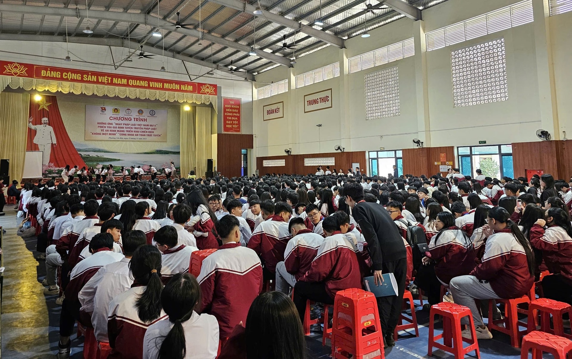 toan-canh(2).jpg