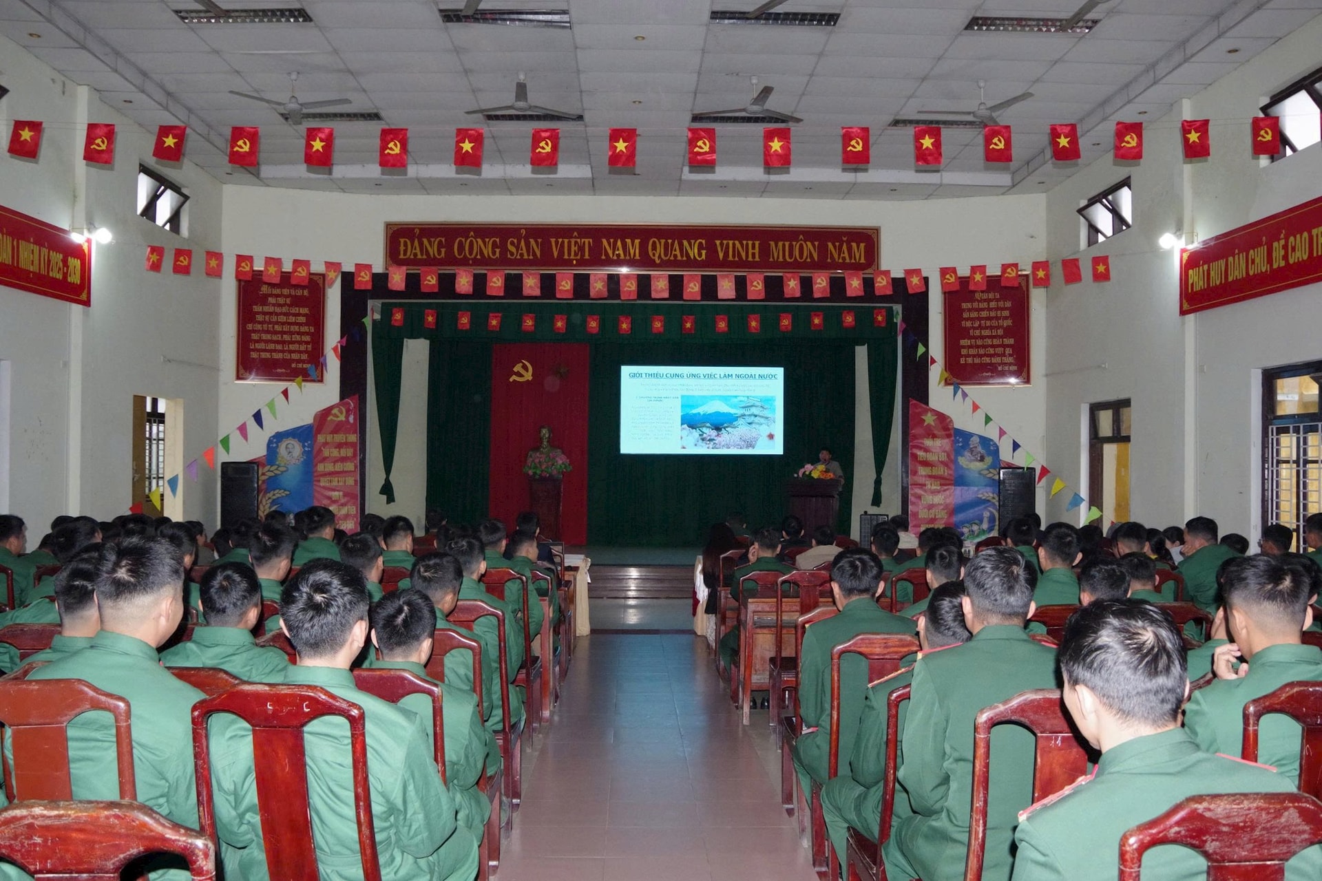 z7248095530090_38e6b017df7838e81969cede4d69310d.jpg