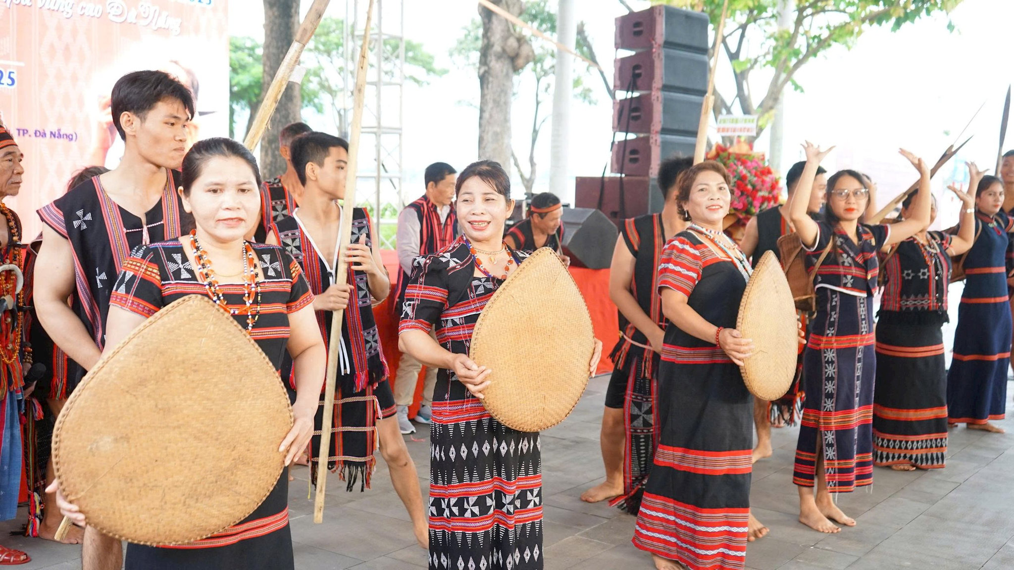 22-11-ngay-hoi-di-san-vh12.jpg