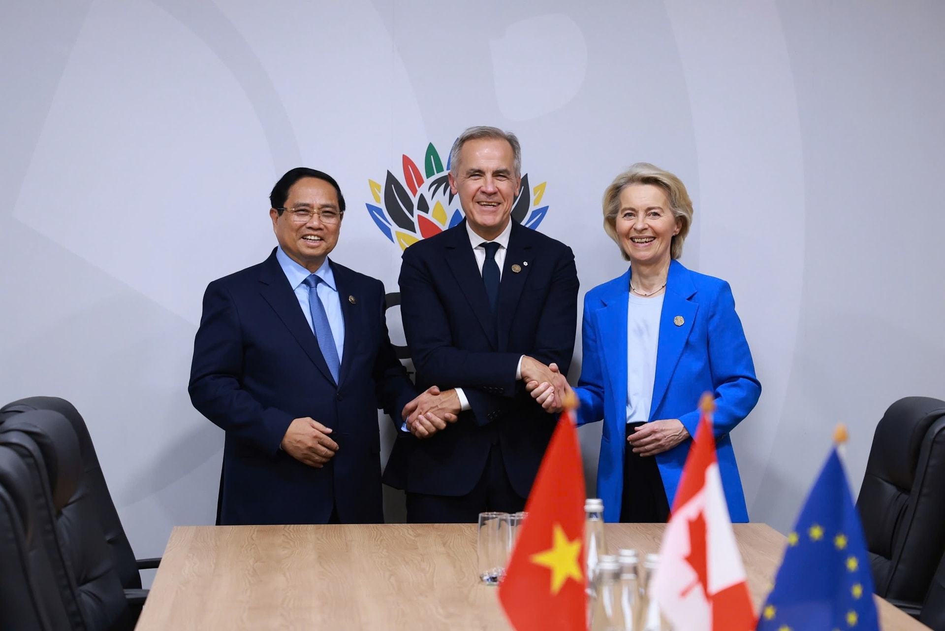Thủ tướng Canada và Chủ tịch Ủy ban EU hoan nghênh Việt Nam làm Chủ tịch CPTPP 2026- Ảnh 1.