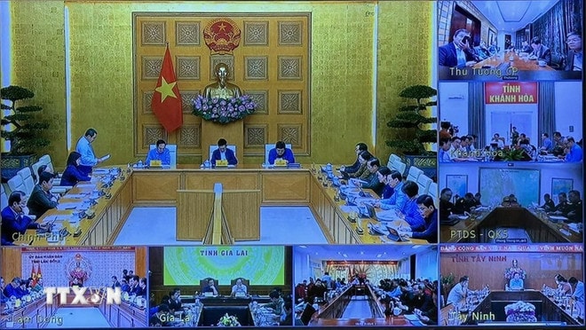 Ngoài điểm cầu Trụ sở Chính phủ và 4 điểm cầu Gia Lai, Khánh Hòa, Đắk Lắk, Lâm Đồng, còn có điểm cầu Tây Ninh và Quân khu 5. (Ảnh: TTXVN) ttxvn-thu-tuong-hop-khan-truc-tuyen-tu-nam-phi-5.jpg