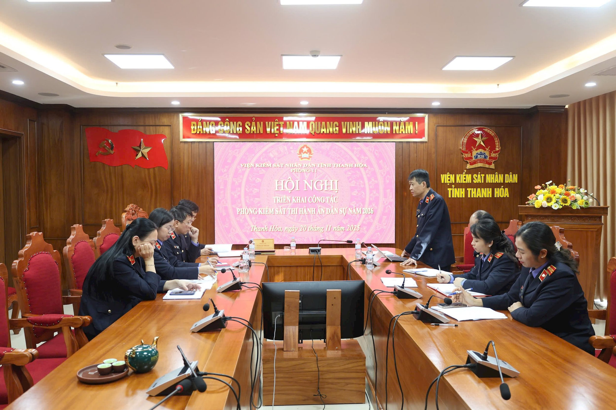 toan-canh-3.jpg