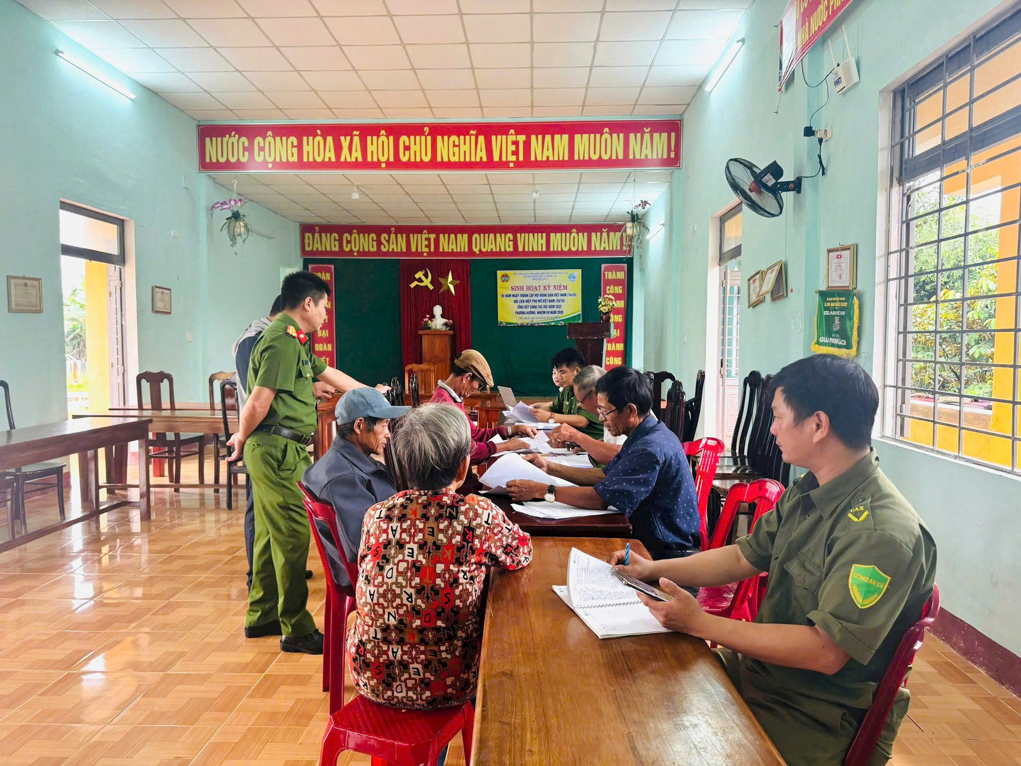 25-11-tong-ket-90-ngay-dem10.jpg