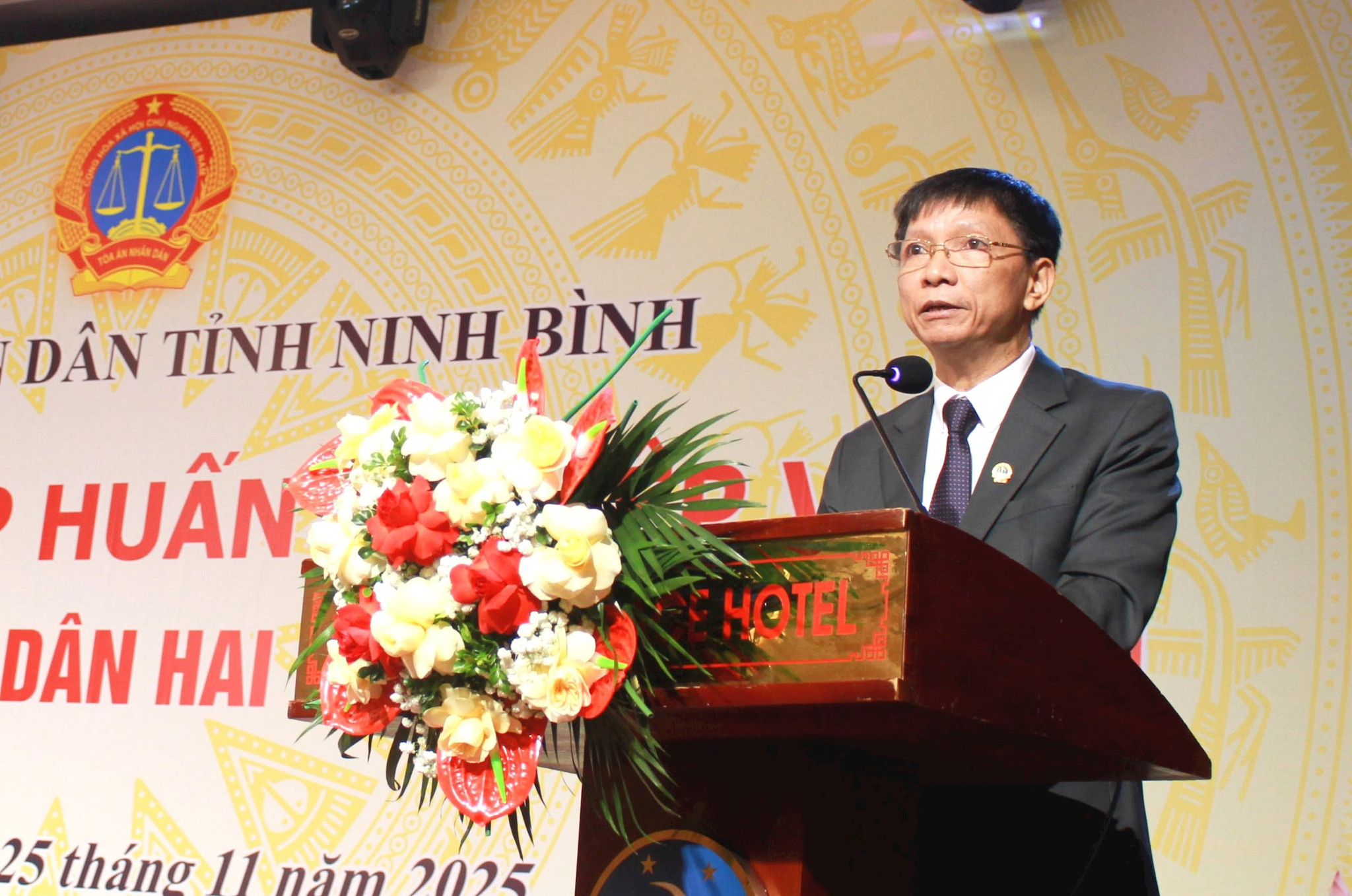 hoi_nghi_2.jpg
