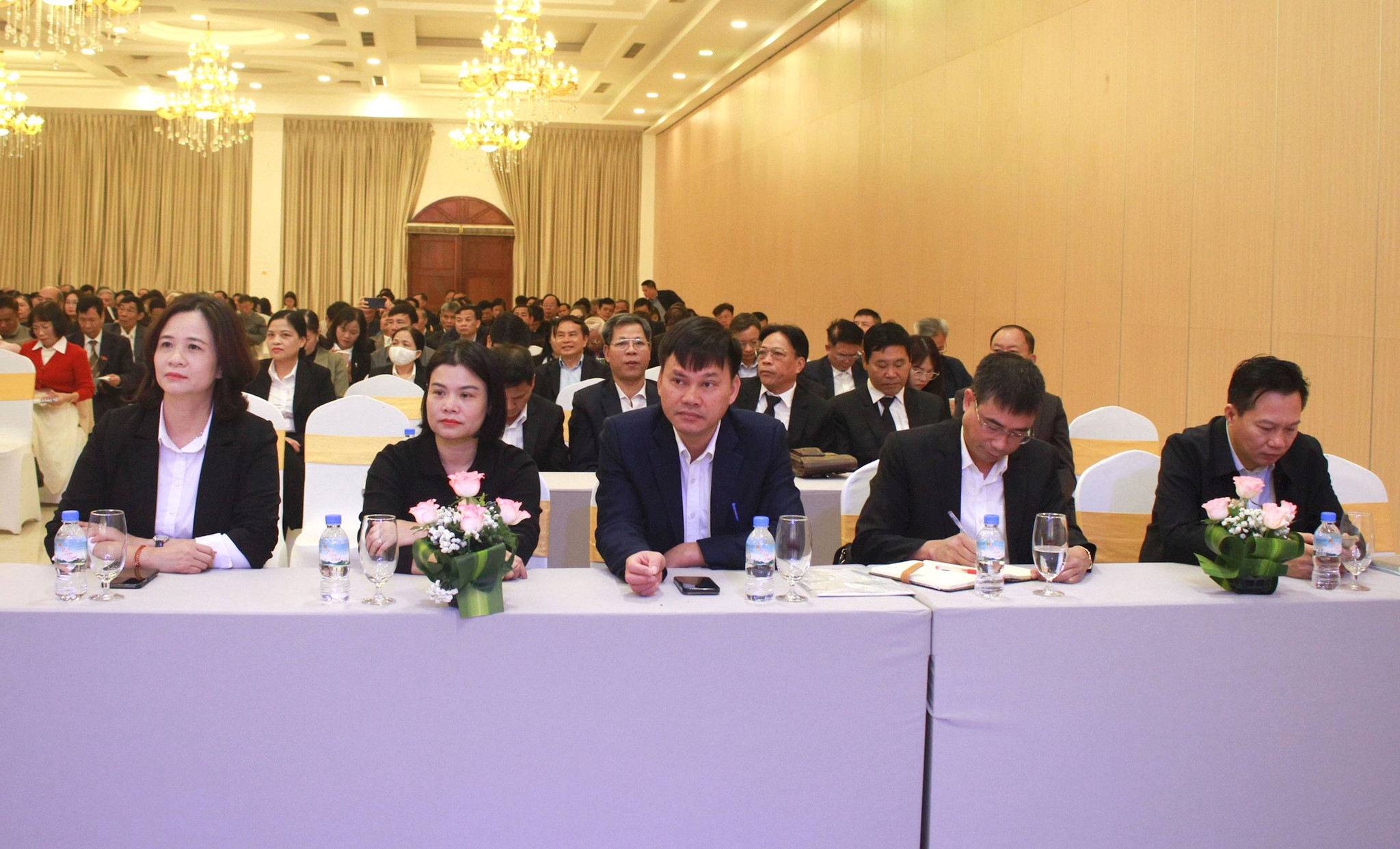 hoi_nghi_4(1).jpg