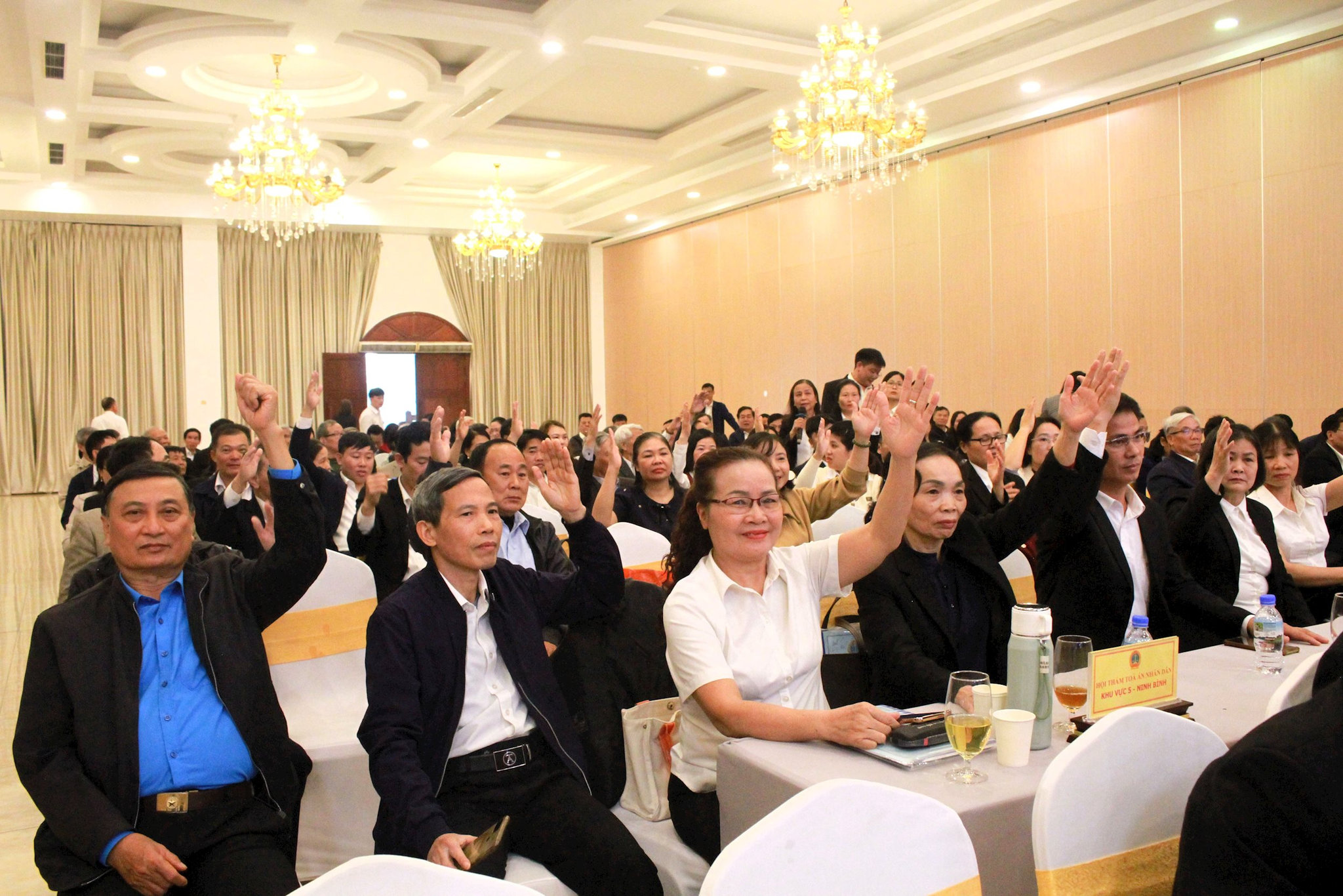hoi_nghi_9.jpg