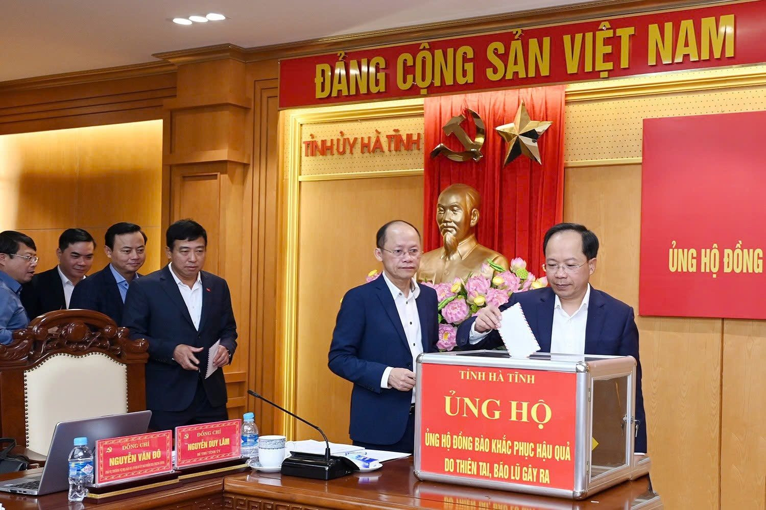 ung_ho_6.jpg