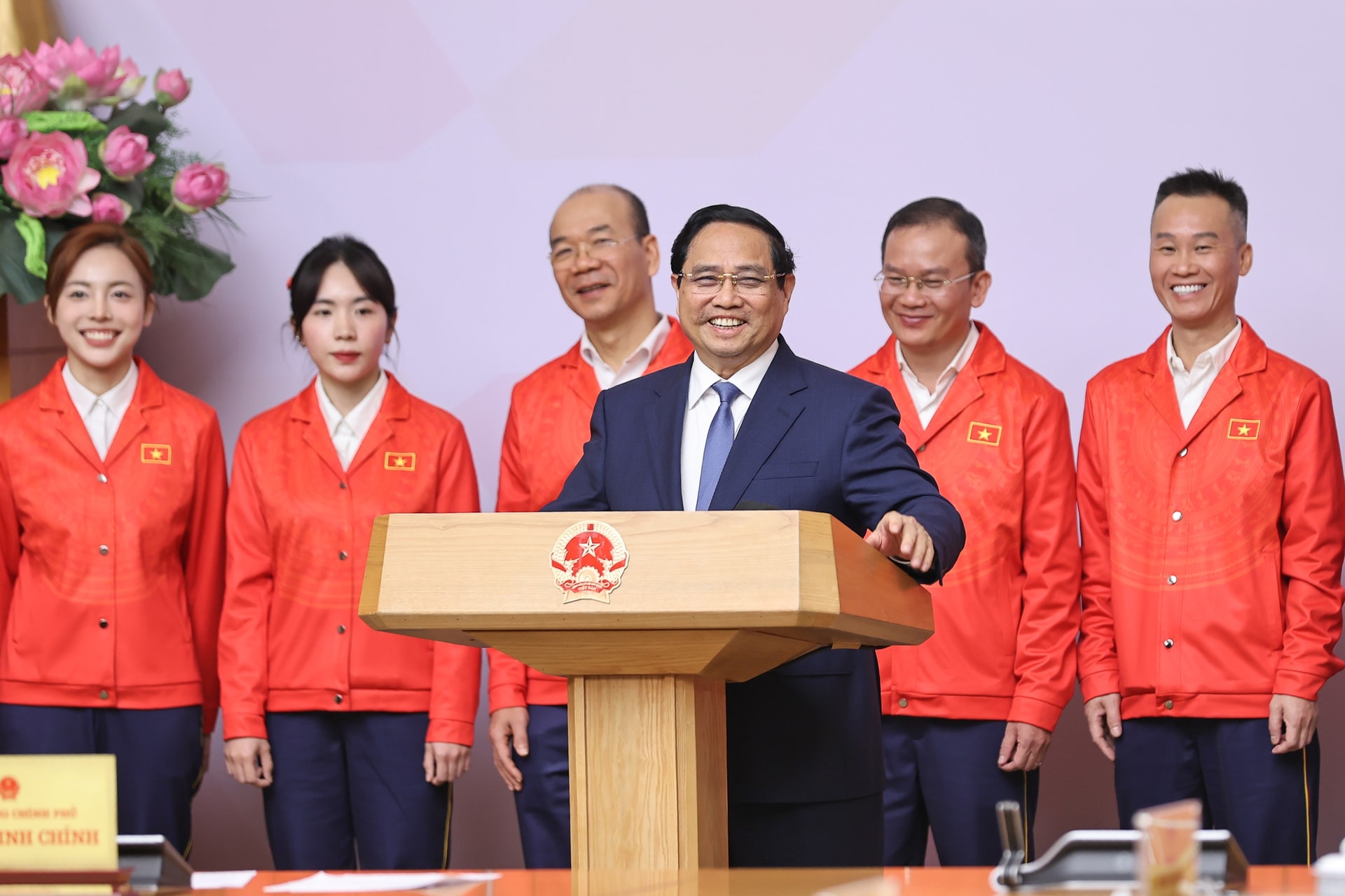 Thủ tướng: Đoàn Việt Nam dự SEA Games 33 với tinh thần thể thao cao thượng và niềm tự hào dân tộc- Ảnh 3. Thủ tướng: Đoàn Việt Nam dự SEA Games 33 với tinh thần thể thao cao thượng và niềm tự hào dân tộc- Ảnh 3.
