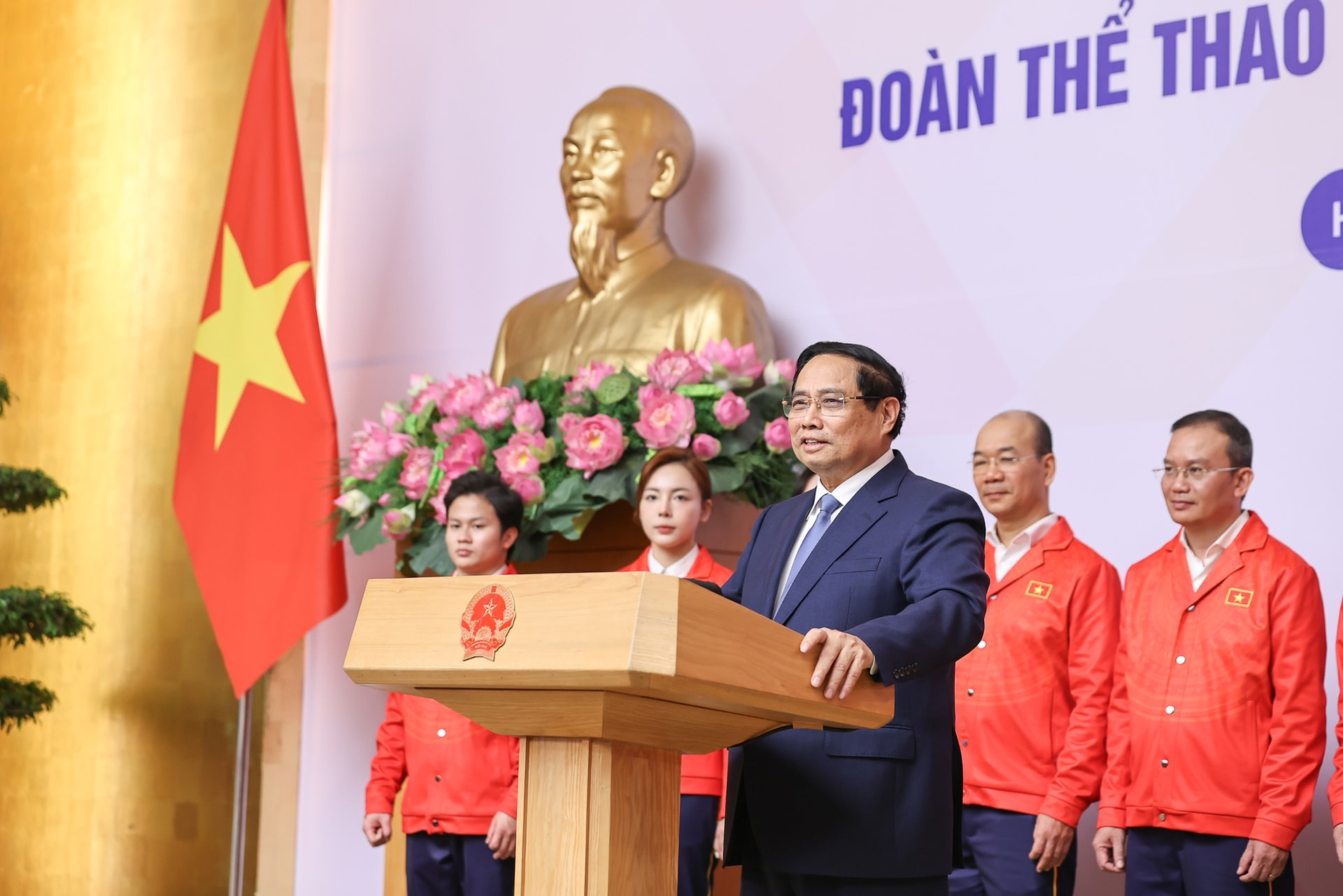 Thủ tướng: Đoàn Việt Nam dự SEA Games 33 với tinh thần thể thao cao thượng và niềm tự hào dân tộc- Ảnh 2. Thủ tướng: Đoàn Việt Nam dự SEA Games 33 với tinh thần thể thao cao thượng và niềm tự hào dân tộc- Ảnh 2.