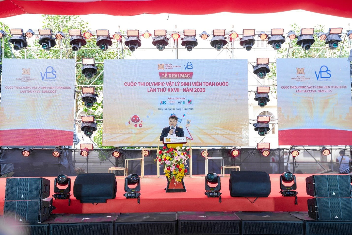 dai-hoc-cong-nghe-mien-dong-4.jpg