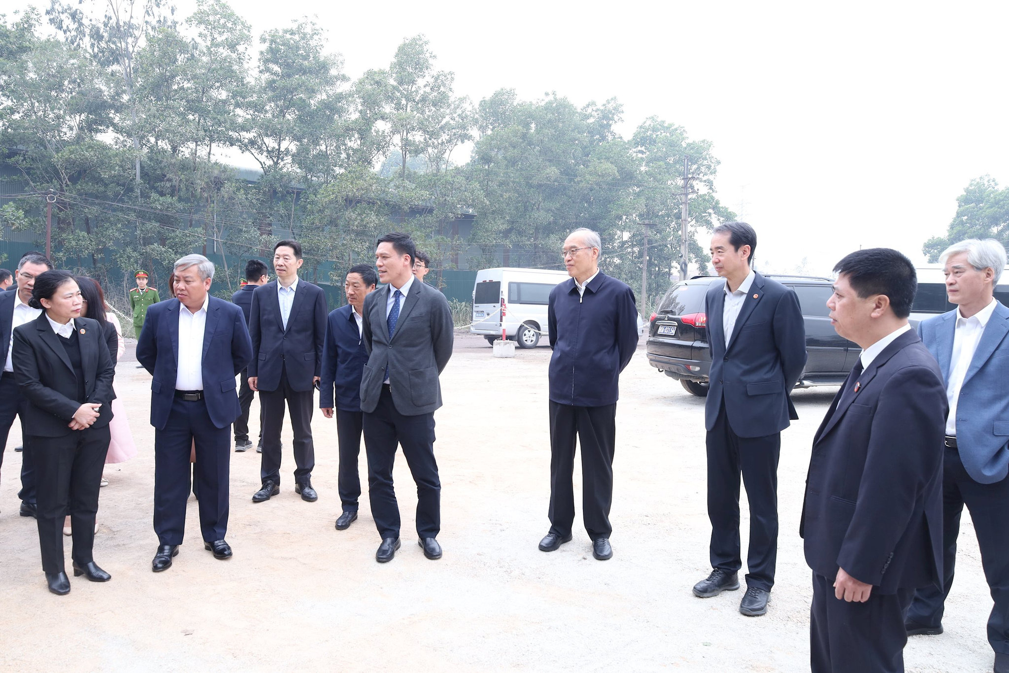 anh-7-doan-dai-bieu-toa-an-nhan-dan-toi-cao-trung-quoc-tham-quan-tai-cong-vien-dia-chat-toan-cau-tinh-lang-son.-anh-nguyen-duong-..jpg