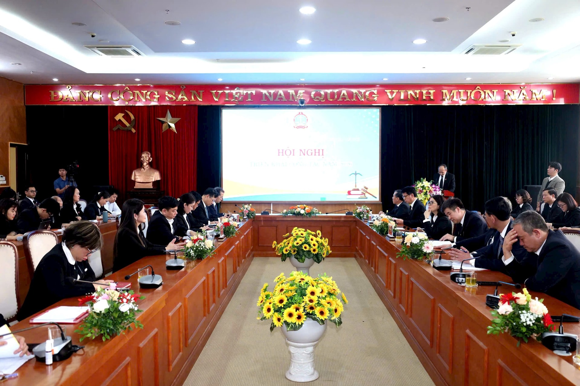toan-canh.jpg