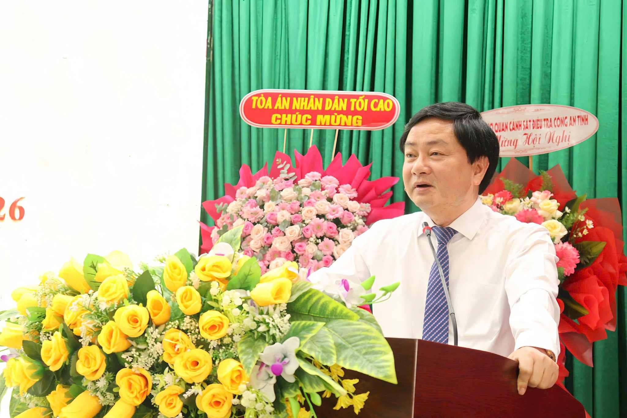 bi-thu-phat-bieu-hn-toa-an.jpg