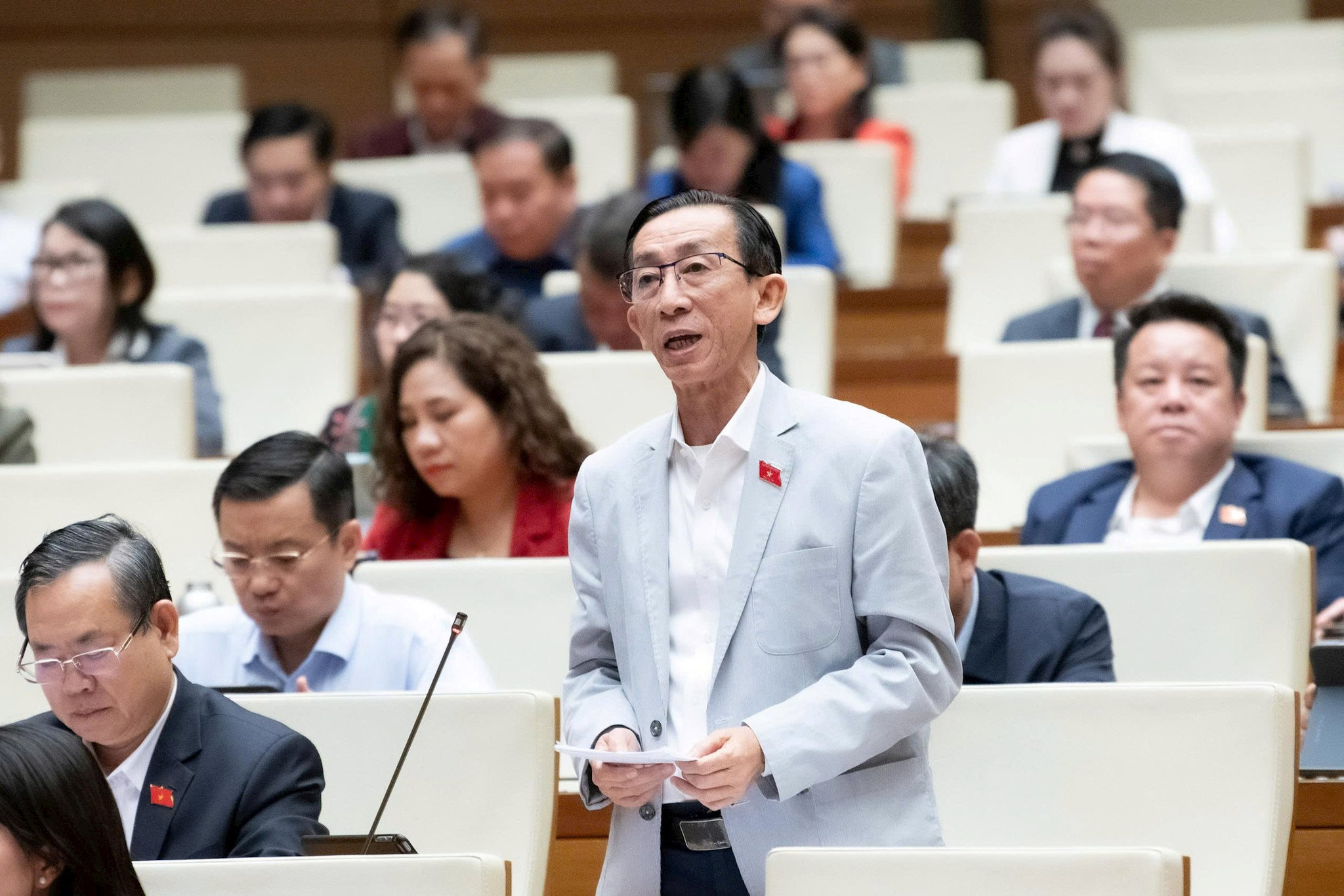 tran-hoang-ngan.jpg