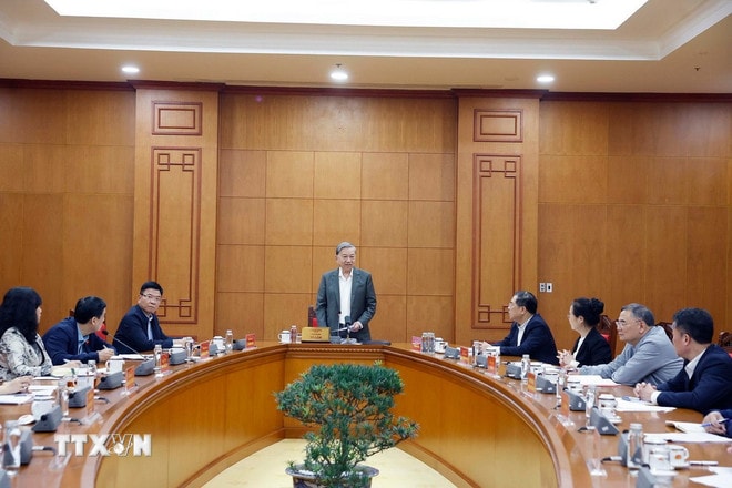 ttxvn-0312-tong-bi-thu-lam-viec-ve-nguoi-khuyet-tat-1.jpg